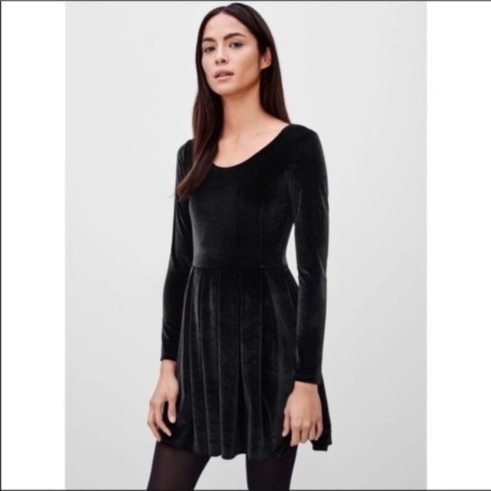 Aritzia - TALULA Lambeth Black Velvet Mini Dress. Skater Dress. Small (fits XS)